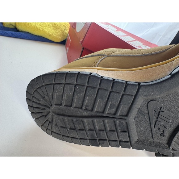 Nike Dunk Low‎ Shoes Mens Wheat Tan Nubuck Black Sole Laces Retro Casual Skate - Picture 7 of 9